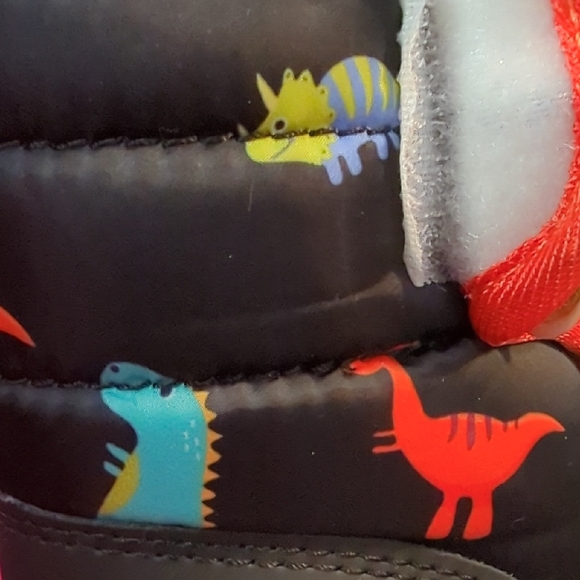 Boys winter fur boots with waterproof closure size 2( fits like a 1/ 1.5) - Picture 5 of 8